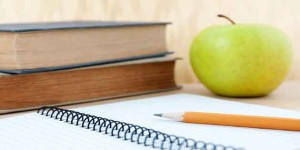 teacher-apple-desk-pencil