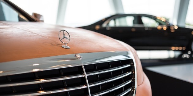 Die Sonderausstellung ?Mercedes-Benz S-Klasse ? immer der Zeit voraus? im Mercedes-Benz Museum stellt die Historie dieser ganz besonderen Baureihe umfassend dar.
